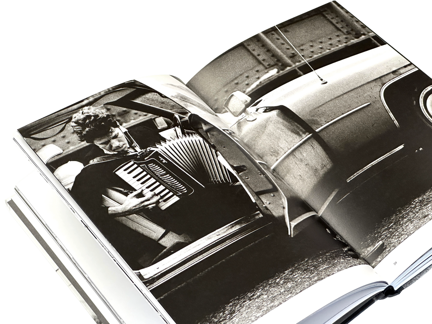 Tom Waits (Waits-Corbijn ’77-’11 2025) Book